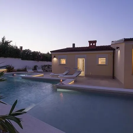 Mit Privatpool Fuer 7 Personen Ca 110 Qm In Banjole, Istrien Istrische Riviera Дом отдыха