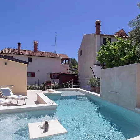 Mit Privatpool Fuer 7 Personen Ca 110 Qm In Banjole, Istrien Istrische Riviera Дом отдыха *