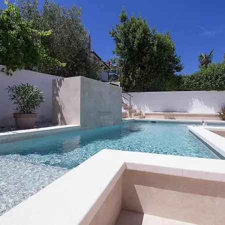 Mit Privatpool Fuer 7 Personen Ca 110 Qm In Banjole, Istrien Istrische Riviera Дом отдыха Банджоле