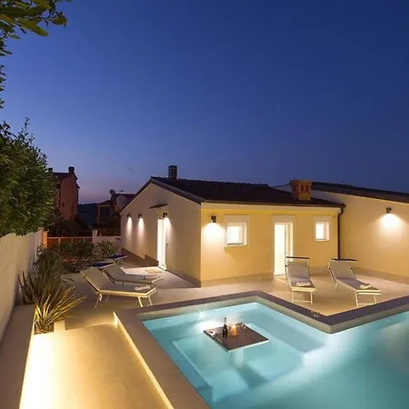 Mit Privatpool Fuer 7 Personen Ca 110 Qm In Banjole, Istrien Istrische Riviera *